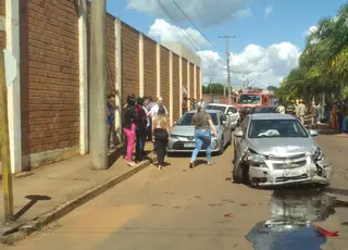 Vídeo mostra dinâmica de acidente que envolveu quatro veículos em cidade de MS