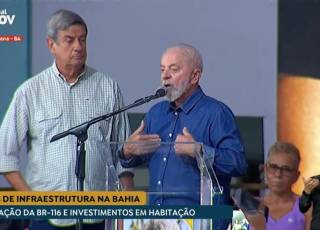 Lula defende parceria com prefeitos e cobra projetos para obras