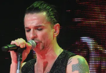 Fundador do Depeche Mode, Andrew Fletcher morre aos 60 anos