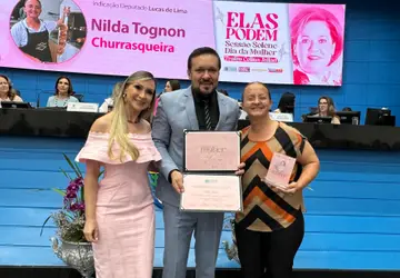 Deputado Lucas de Lima entrega troféu Celina Jallad em homenagem ao Dia Internacional da Mulher
