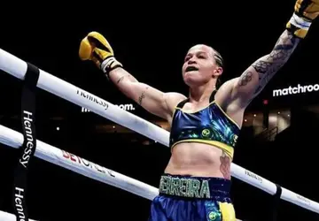 Bia Ferreira derrota argentina e é campeã mundial no boxe profissional